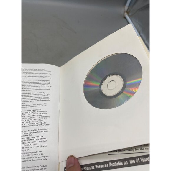 the complete reference word 2000 paperback book CD copyright 1999 English READ - Picture 5 of 6